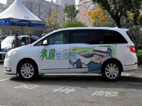 道县户外车贴喷绘如何保持效果?